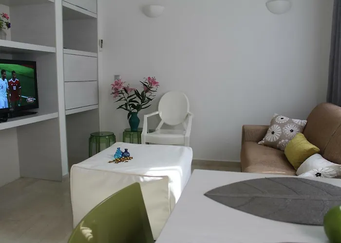 Myron Old Town * Ретимно